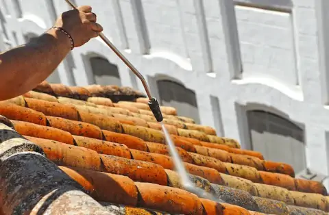 Nettoyage de toitures - Le Vieux-Bourg